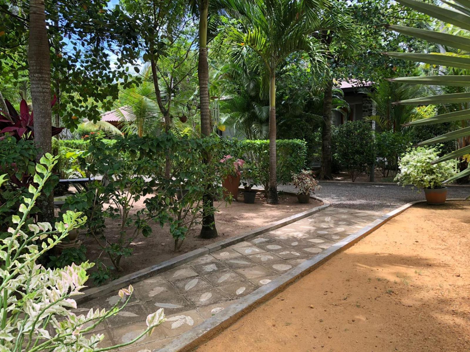 Avalon Village Resort إندوروفا الغرفة الصورة